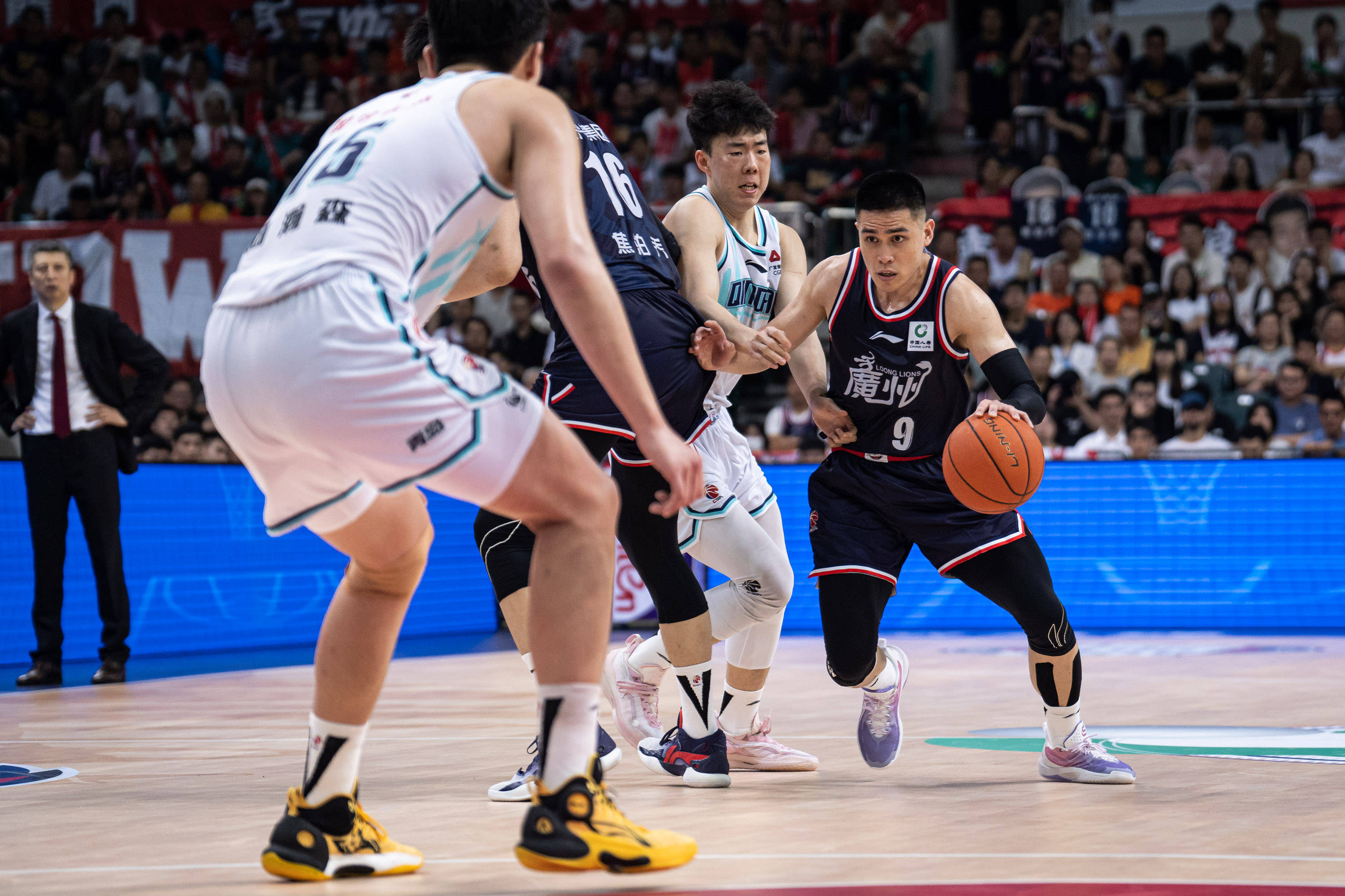  CBA季后赛转会期走向成谜，费城76人防线松动，压力陡增，阵容厚度经受考验