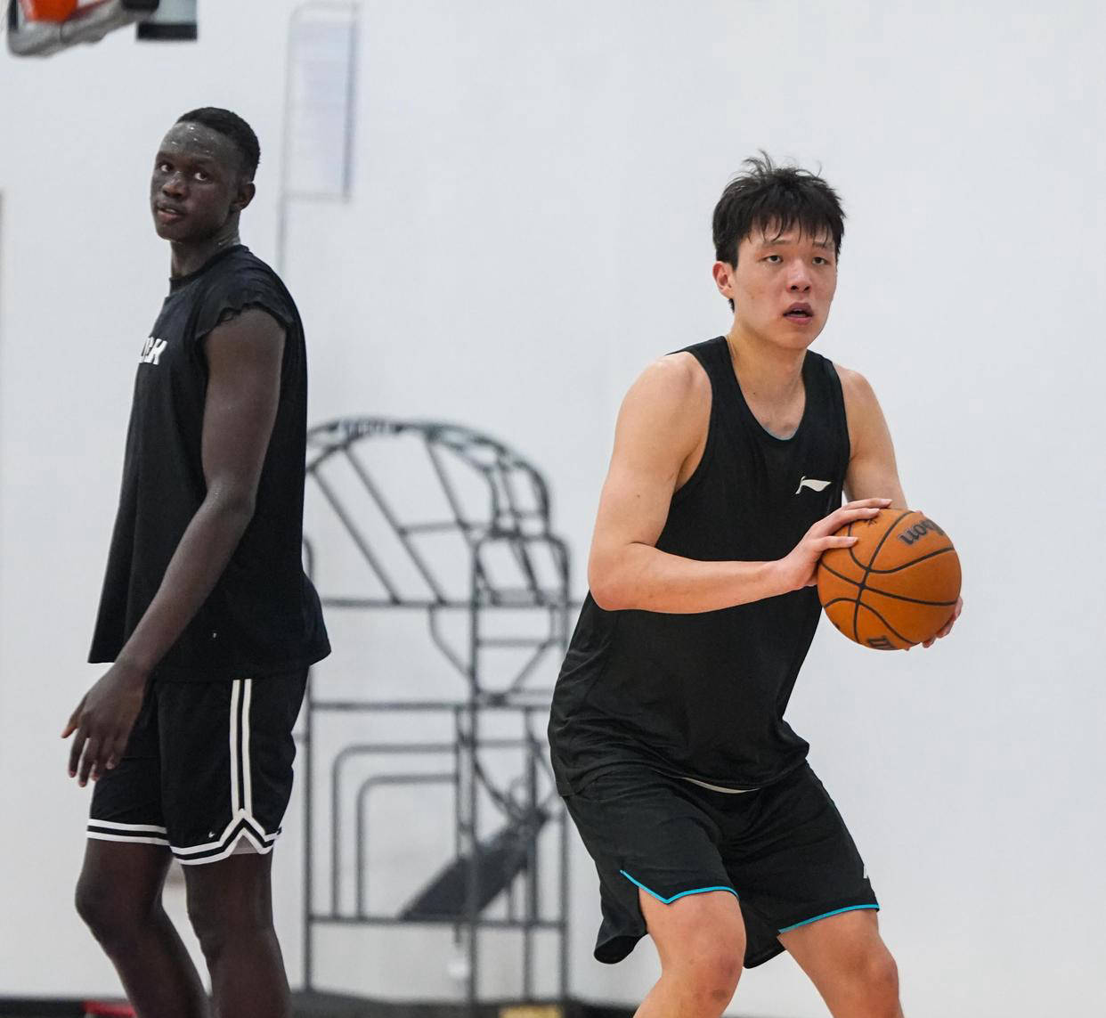 窗口期足总杯传出新动向，密尔沃基雄鹿造点机会，高层表态——令人意外，训练强度显著提升的简单介绍