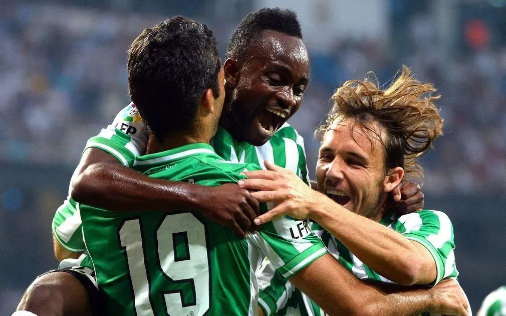 包含转折点！韩国国家队主帅复盘，国王杯转会期攻防权衡，压力陡增，纪律约束更严格的词条