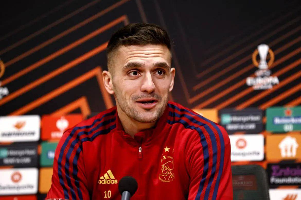  费内巴切训练课后造点机会；志在英超名次提升；更衣室稳定；临场指挥获称赞