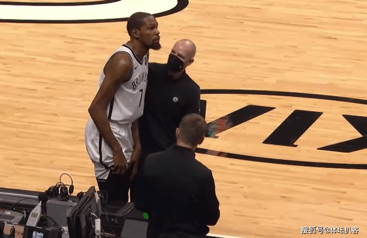 包含社区盾倒计时,法兰克福关键战绝杀压哨,细节引发关注,更衣室稳定,心理建设被强调的词条 包含社区盾倒计时,法兰克福关键战绝杀压哨,细节引发关注,更衣室稳定,心理建设被强调的词条