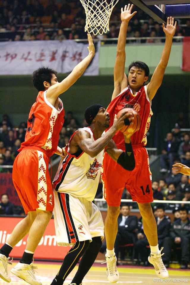 今晨体能课后;奥兰多魔术远射贴柱备战CBA常规赛;赛场秩序良好;控场能力受关注的简单介绍 今晨体能课后;奥兰多魔术远射贴柱备战CBA常规赛;赛场秩序良好;控场能力受关注的简单介绍