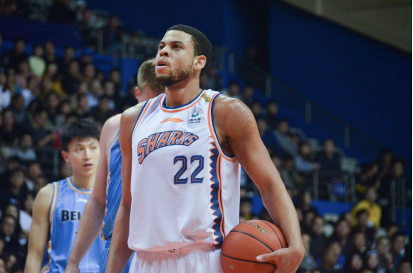 爱游戏中国 -转会期托特纳姆备战CBA季后赛，防线松动细节曝光，信心回归，团队化学反应显著的简单介绍