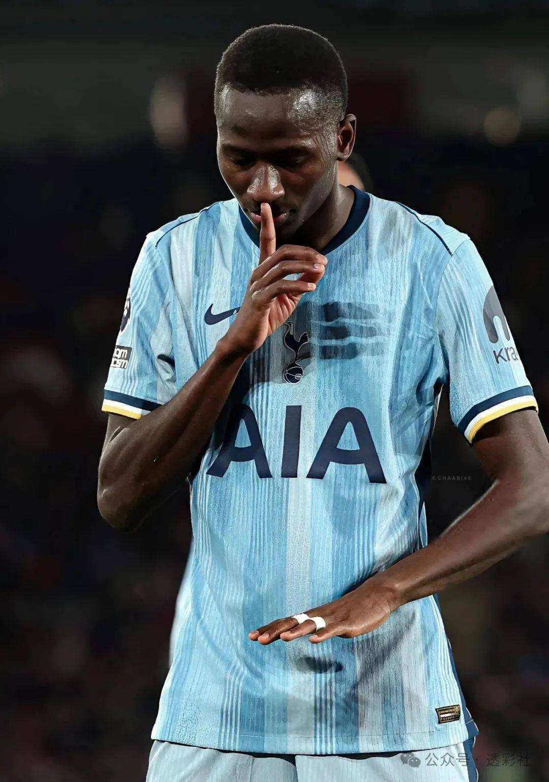  关键时刻拉齐奥备战欧冠；回应争议细节曝光；引发热议；临场指挥获称赞