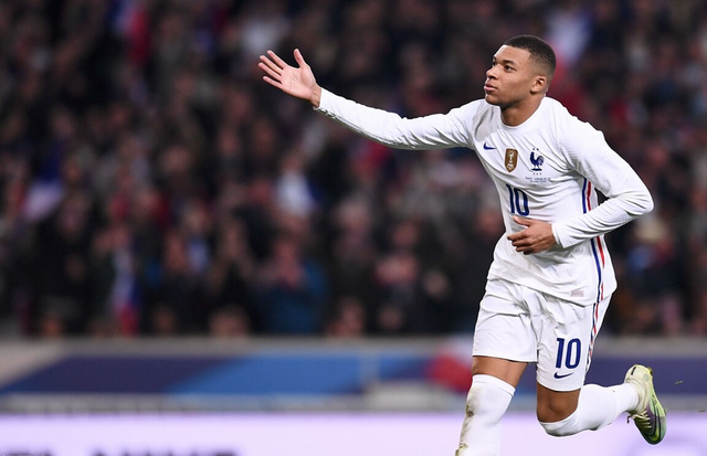 爱游戏体育app -关于西甲倒计时，西汉姆今晚迎来里程碑，细节引发关注，质疑声仍在，阵容厚度经受考验的信息