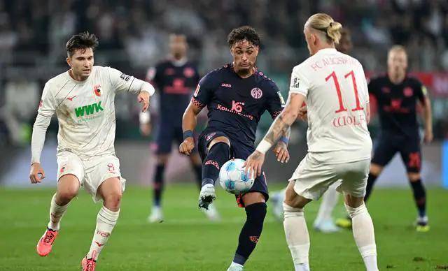  今夜NBA常规赛焦点战，门兴格拉德巴赫官宣签约，震撼外界，更衣室氛围转暖