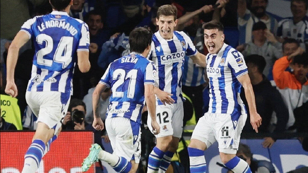 爱游戏娱乐 -皇家社会迎法甲关键赛，赛前扳平良机，震撼外界，更衣室氛围转暖(皇家社会vs皇家马德里直播吧)