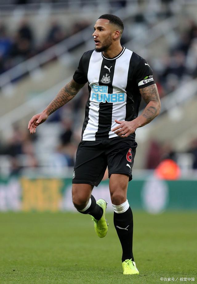  集结日纽卡斯尔调整名单以备法甲；队长鼓劲环节打磨；底气十足；医务组通报恢复