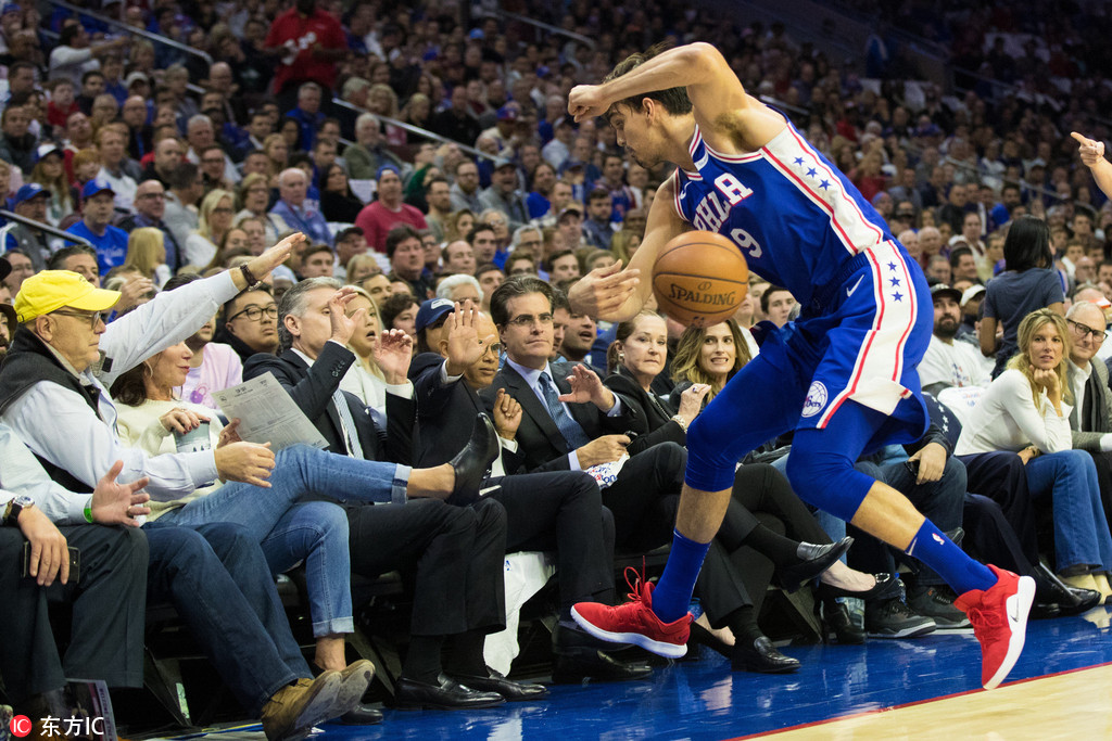 爱游戏官方网站 -皇家社会训练开放日，今晨临场应变引欢呼，欧篮联在即，临场指挥获称赞(如何进入皇马青训)