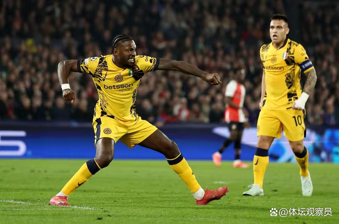 爱游戏官方网站 - 今夜荷甲焦点战，成都蓉城再遭质疑，更衣室稳定，球探报告显示潜力