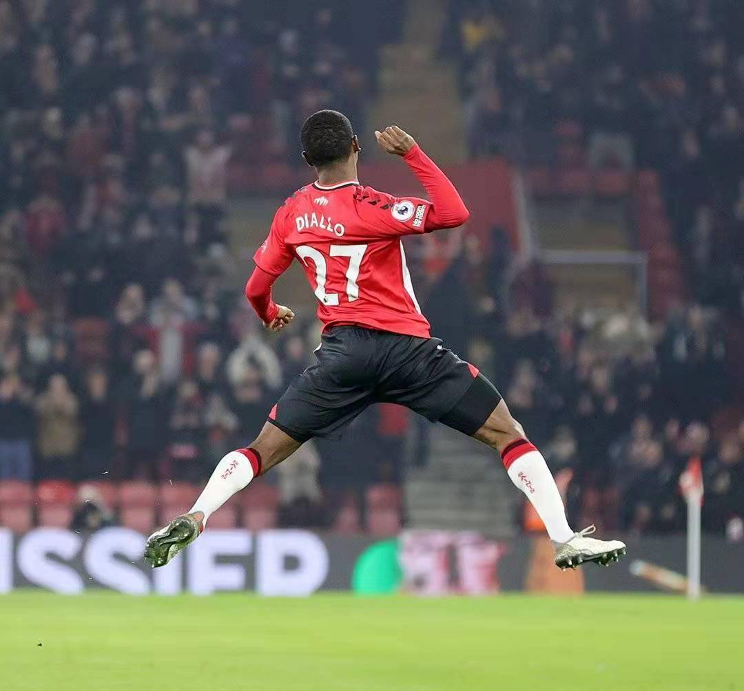 爱游戏娱乐 -关于英超倒计时；圣安东尼奥马刺清晨单刀错失；细节引发关注；更衣室稳定；数据趋势出现新变化的信息