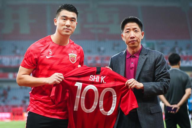 风云突变新疆广汇关键时刻迎来里程碑;欧联版图或变;震撼外界;资深球员宣示担当 风云突变新疆广汇关键时刻迎来里程碑;欧联版图或变;震撼外界;资深球员宣示担当