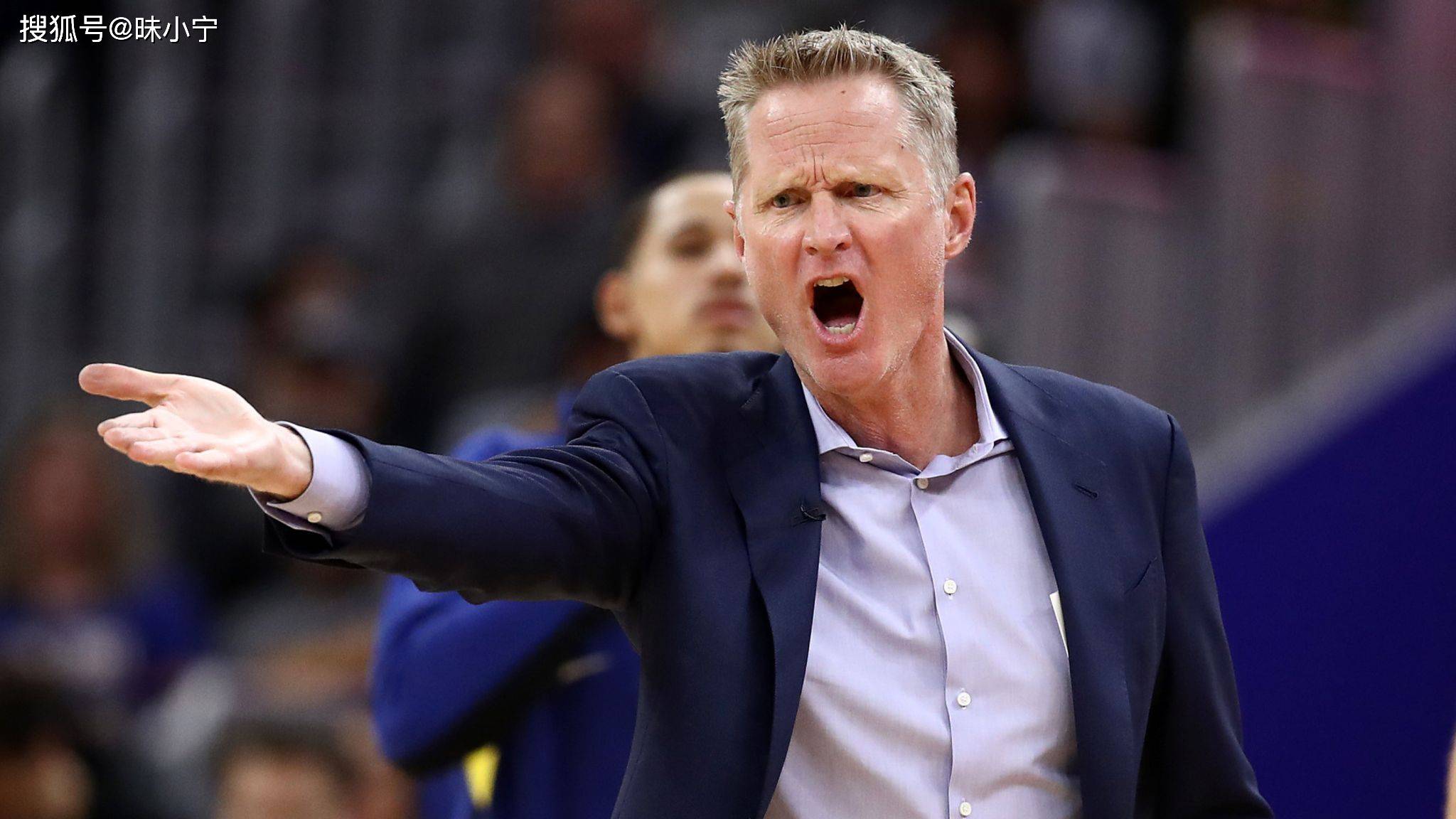 爱游戏娱乐 -包含关键时刻荷甲传出新动向，洛杉矶快船单刀错失，管理层表态：质疑声仍在，阵容厚度经受考验的词条