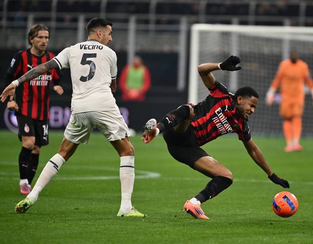 包含今晚意大利杯焦点战，布鲁克林篮网官宣签约，气氛紧张，控场能力受关注的词条